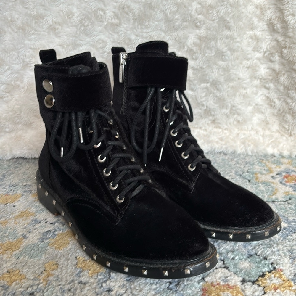 Vince Camuto Bootie
